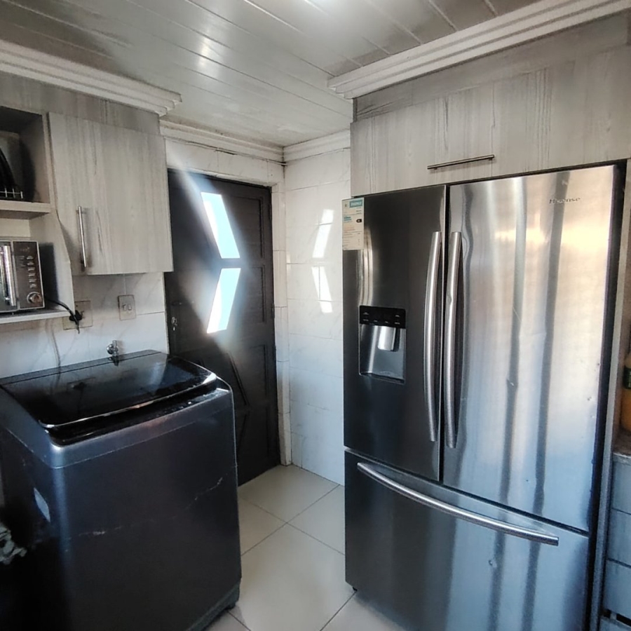 5 Bedroom Property for Sale in Mdantsane Eastern Cape